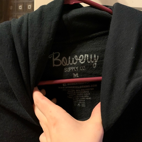 men’s MEDIUM skeleton peace sign hoodie - Picture 3 of 3